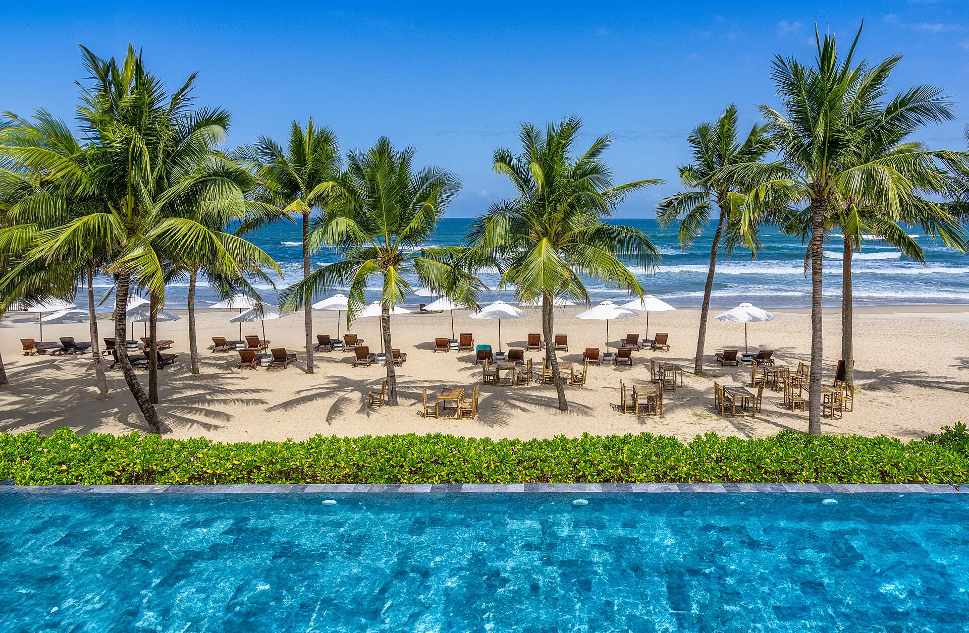 My Khe Beach, Da Nang (photo: Ray in Manila, CC BY 2.0)