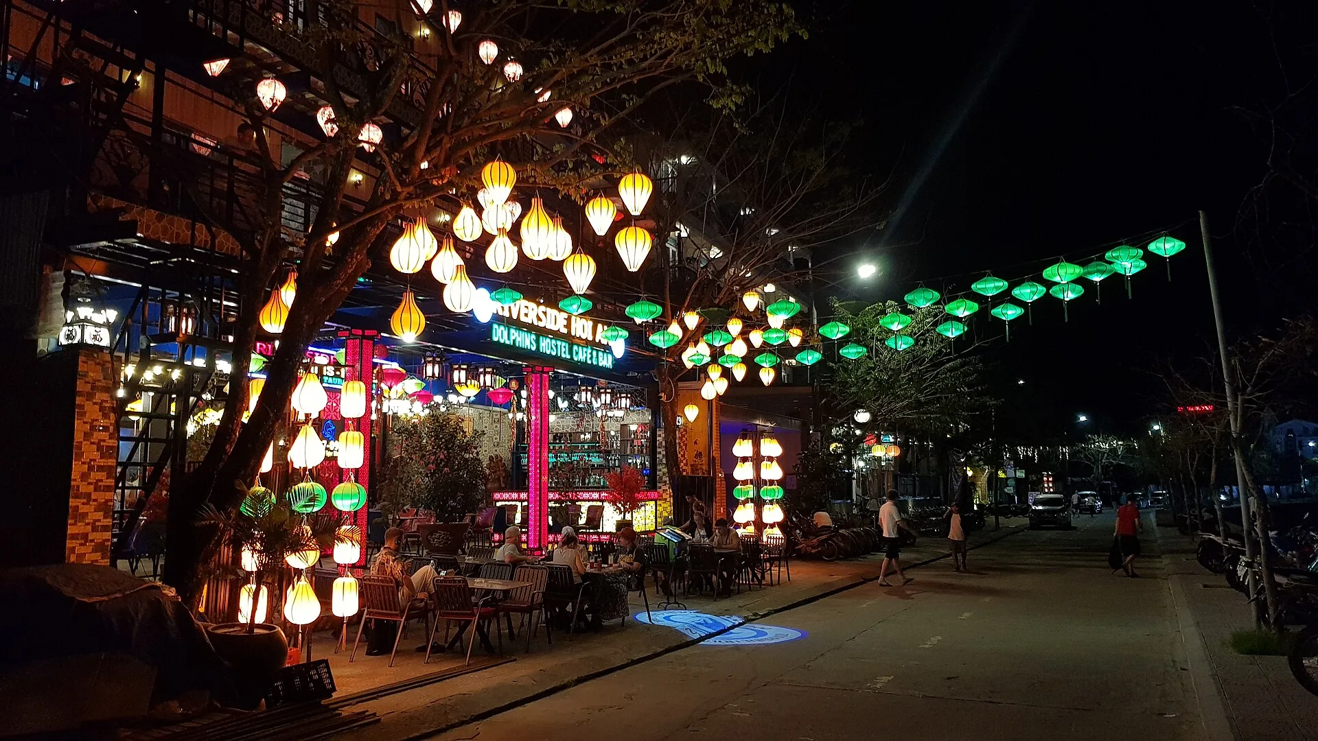 Lantern-lit street after dark, Hoi An (photo: Andre Hospers, CC BY 4.0)