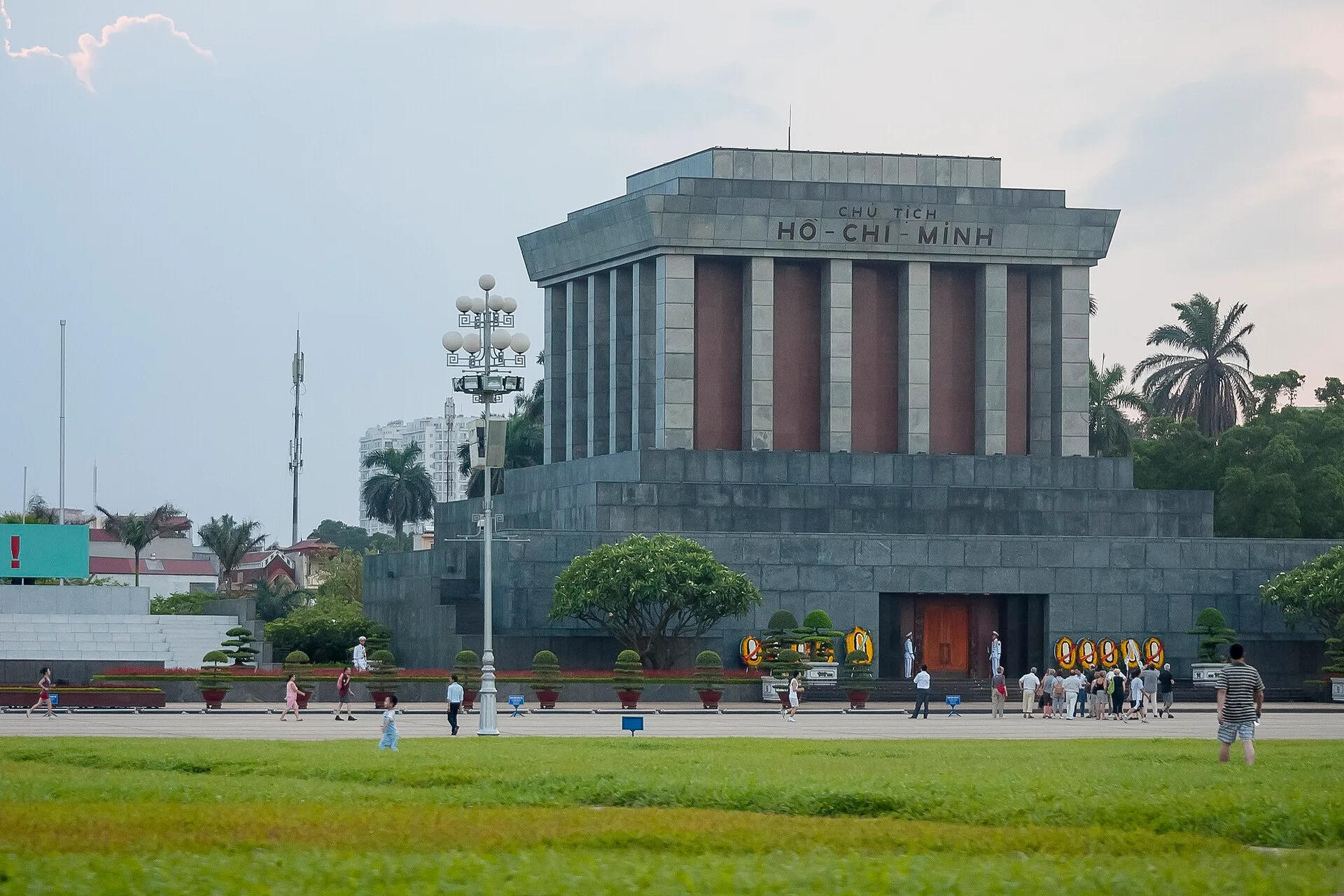 Ho Chi Minh Mausoleum, Hanoi (photo: CEphoto, Uwe Aranas, CC BY-SA 3.0)